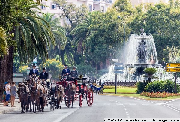 Feria de Málaga
Coche de caballos paseo por el centro de Málaga en la feria.
