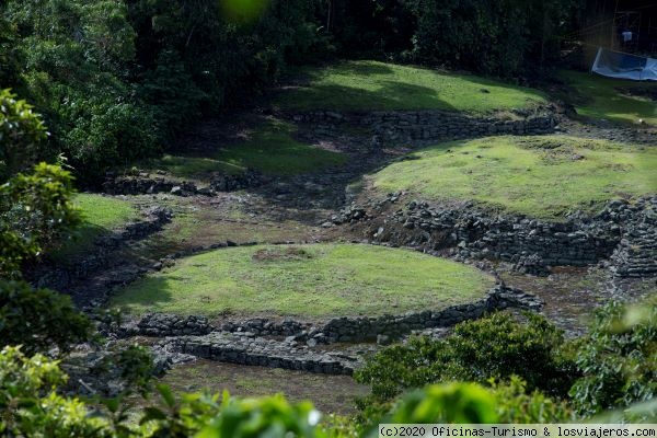 Monumento Nacional Guayabo - Turrialba (Costa Rica)
Monumento Nacional Guayabo, con aproximadamente 20 hectáreas del área protegida, sitio arqueológico, un conjunto de estructuras arquitectónicas prehispánicas elaboradas en piedra (cantos rodados de río)
