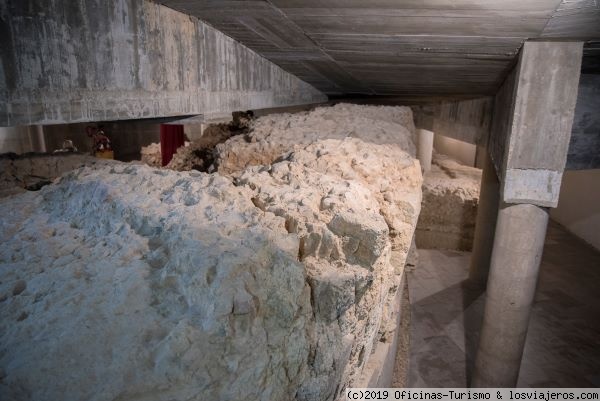 Cripta Arqueológica de Puerta Obispo, León - Castilla y León
La cripta, está localizada en el costado sur de la Catedral y alberga en su interior los restos arqueológicos romanos.
