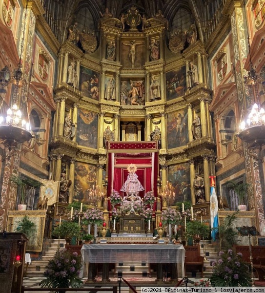 Altar Mayor - Real Monasterio de Santa María de Guadalupe - Cáceres
Altar Mayor con la imagen de la Virgen de Guadalupe patrona de Extremadura
