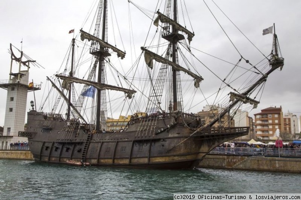 Galeón Andalucía en El Grao, Castellón de la Plana
Galeón Andalucía, una réplica de un navío español del siglo XVII de la ruta comercial de las Indias en el evento 