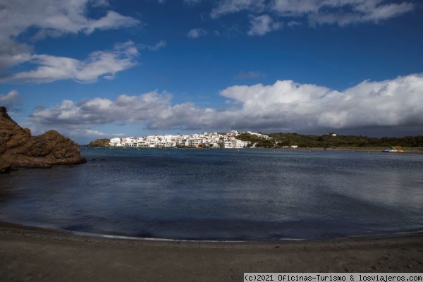 Es Grau - Menorca
Pueblo marinero de casas encaladas, junto a la amplia y protegida playa
