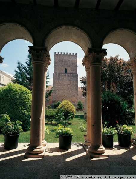 Caleruega  (Burgos)
Caleruega es una villa medieval de la Ribera del Duero
