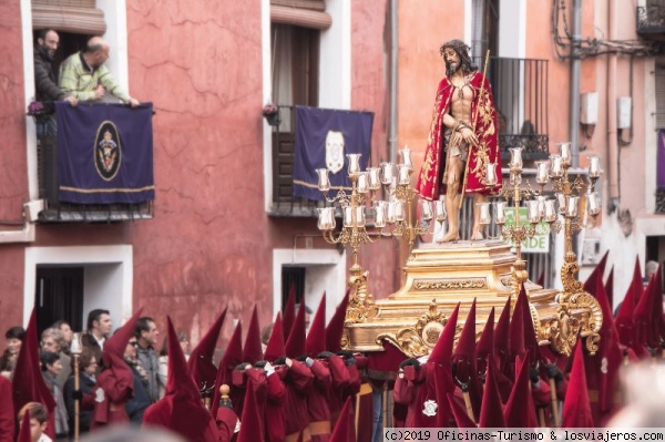 Semana Santa de Cuenca, Castilla - La Mancha
Procesión de Semana Santa en Cuenca
