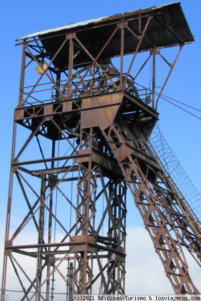 Pozo Julia - Fabero, León
pozo minero de mediados del siglo XX.
