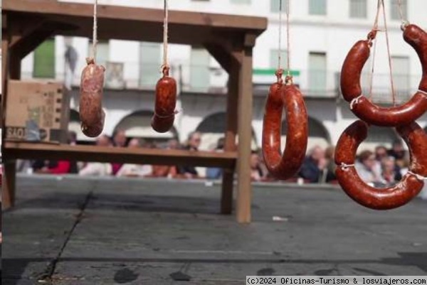 Fiesta de la matanza en Llerena - Badajoz
Fiesta declarada de Interés Turístico Regional, que tiene como objetivo ensalzar una tradición que ha pasado de generación en generación.
