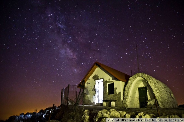 Destinos Starlight en España
La Fundación Starlight protege los cielos nocturnos y promueve el turismo sostenible en destinos para vivir experiencias mágicas a la luz de las estrellas.
