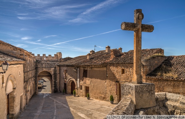 Villa de Maderuelo - Segovia
Al comienzo del Parque Natural del Rio Riaza, nos encontramos con la villa medieval de Maderuelo.
