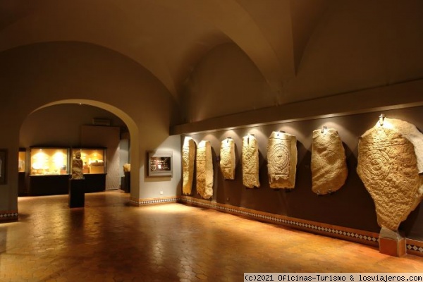 Museo Provincial de Cáceres - Cáceres
Museo arqueológico y etnográfico ubicado en lo que se cree que fue el alcázar de la ciudad en la época árabe.
