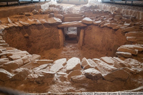 Sepulcro Huerta Montero - Almendralejo, Badajoz
Sepulcro Prehistórico que data de más de 4600 años de antigüedad.
