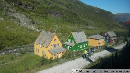 NORUEGA  EN TRANSPORTE PUBLICO: CIUDADES, FIORDOS Y ATRACCIONES - Blogs de Noruega - Nuestra particular "Norway in a nutshell" y tren nocturno Bergen-Osl (3)