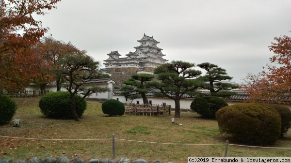 Castillo de Himeji
Vista de las torres del castillo de Himeji desde el interior del propio castillo.
