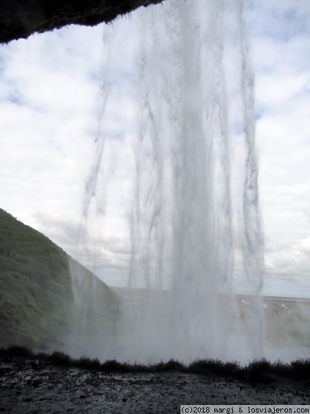 Desde dentro de Seljalandsfoss
Seljalandsfoss
