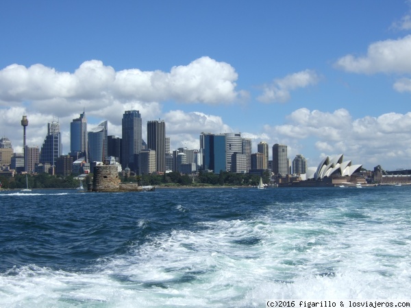 Bahía de Sidney
Panorámica de la bahía de Sidney, con el skyline y el emblemático Opera House.
