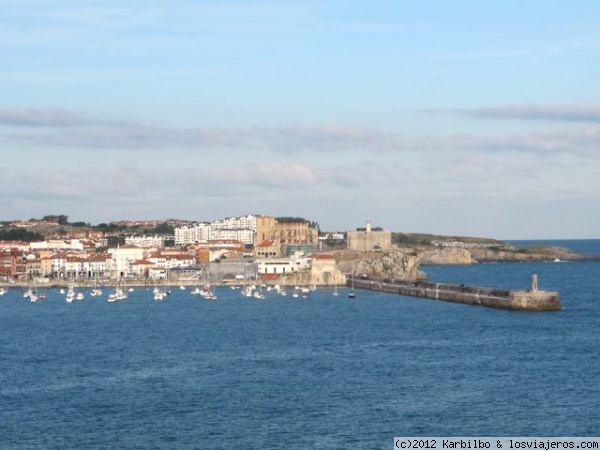 Costa de Cantabria
Castro Urdiales, es un pueblo costero cántabro a escasos 30 km de Bilbao, perfecto para una escapada!
