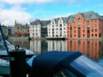 Canal Brosundet en Ålesund, Noruega