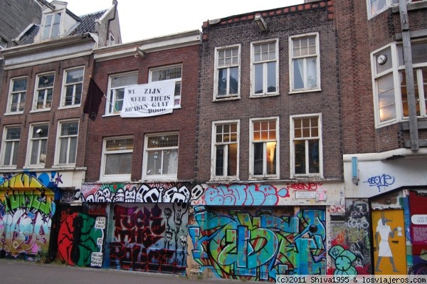 Calle Souistraat en Amsterdam
Casas en Souistraat, habitadas por okupas
