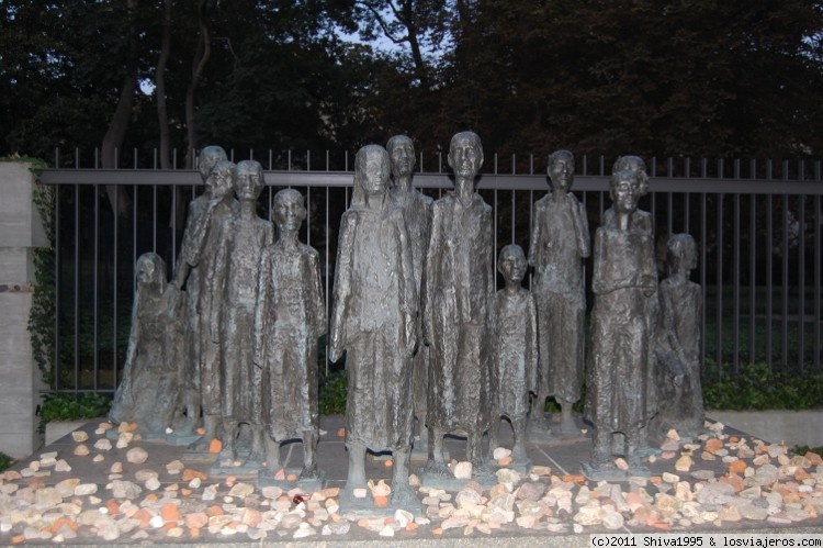 Viajar a  Alemania: Puleva Peques 3 - Monumento a los judíos en Berlín (Puleva Peques 3)