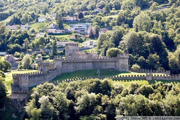 Castello di Montebello en Bellinzona
Construido entre los siglos XIII y XIV, alberga en la actualidad el Museo Cívico de la zona.
