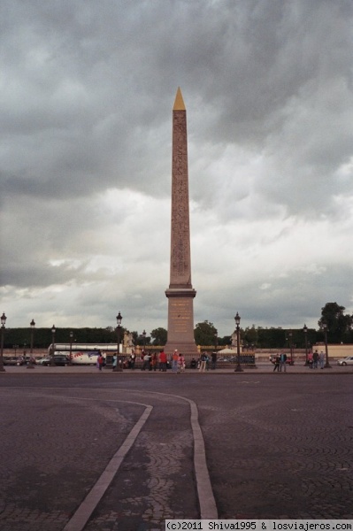 El Obelisco de Paris
Obelisco egipcio del siglo XIII a.C. en la Place de la Concorde, entre los Campos Elíseos y las Tullerias.
