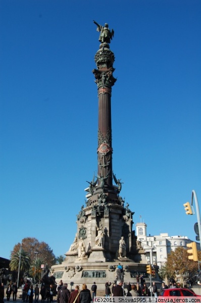 Monumento a Colón - Barcelona
Con 60 metros de altura, se empezó a construir en 1882 y se inauguró para la Exposición Universal de 1888.
