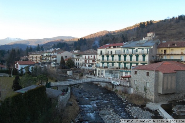 Desde el puente - Camprodón (Girona)
El río Ter nace en esta comarca; tiene una longitud de poco más de 200 kilómetros.
