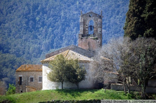 Iglesia de Santa Maria - Porqueres (Girona)
Iglesia románica del siglo XII, ha sufrido desde entonces pocas modificaciones.
