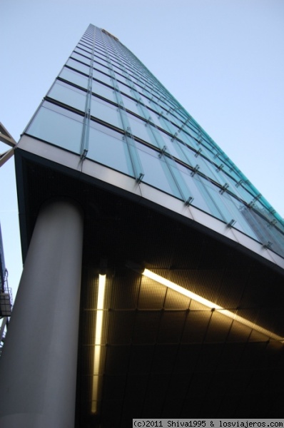 Edificio de Potsdamer Platz
Otro ejemplo arquitectónico de la plaza, que fue totalmente reconstruida tras la reunificación y ha sido el proyecto urbanístico más importante de Berlín hasta la fecha.
