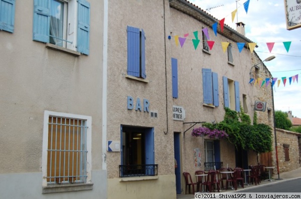 Calle de Cruis en la Provenza
Callecita del pueblo de Cruis, con el típico bar para tomar 