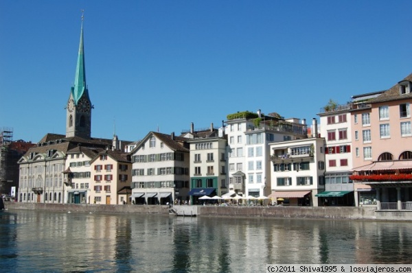 Zurich
El río Limmat a su paso por Zurich.
