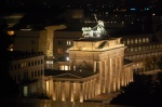 Puerta de Brandenburgo de noche en Berlín