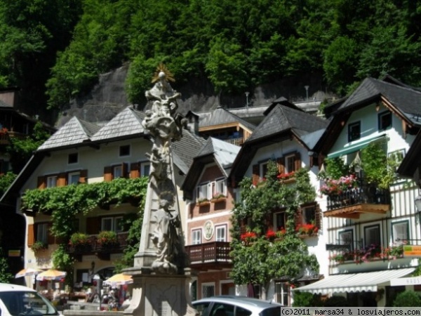 Casitas de la Markplatz
Acogedoras casitas enclavadas en la montaña y con las fachadas repletas de flores
