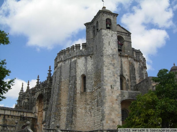 Fortaleza templaria en Tomar (Portugal)
El Covento de Cristo en Tomar, fue fundado en 1162 por el Gran Maestre del Temple en Portugal
