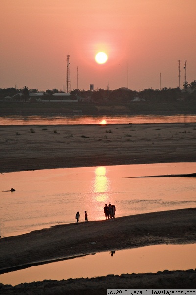 Sunset in Vientian
Desde la capital de Laos se puede ver Thailandi justo enfrente, solo los separa el Mekong
