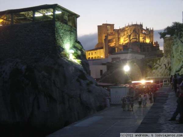 Nocturna de Castro Urdiales
Uno de los pueblos más bonitos de España.
No tengo muchas palabras para describirlo. Solo decir que hay que ir a verlo.
