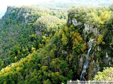 salto de agua en hostalets de bas
salto de agua, en otoño, en la garrotxa
