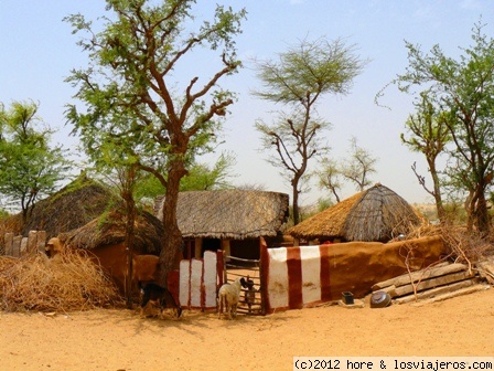 india
casas de un poblado del desierto del rajasthan
