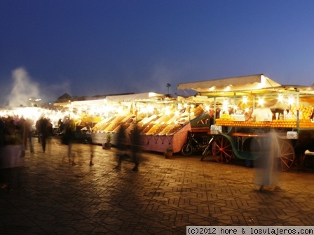 plaza djma el fnaa
puestos de zuma de naranja en la plaza de djema el fnaa de marrakech
