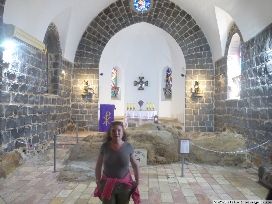 TABGHA: PANES Y LOS PECES Y PRIMADO DE SAN PEDRO - Israel: peregrinos sin peregrinar (4)