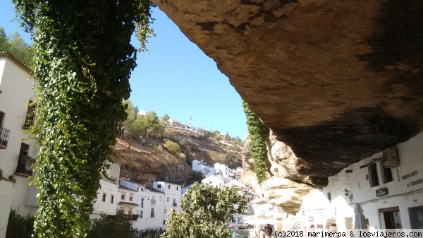 Setenil de las Bodegas
Calle del Sol en el pintoresco pueblo de Setenil de las Bodegas (Cádiz), con sus casas al abrigo de las cuevas.
