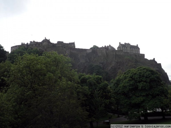 Castillo de Edimburgo
Vista del Castillo de Edimburgo desde los Jardines de Princess Street
