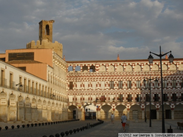 Plaza Alta - Badajoz
La Plaza Alta de Badajoz. Al fondo, la Torre de Espantaperros
