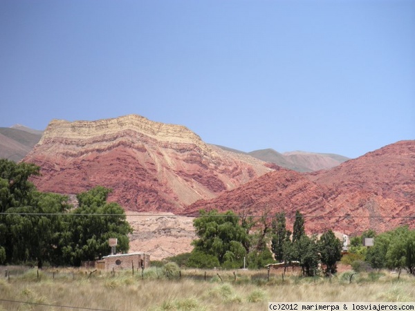 La Poyera de la Coya
Cerro conocido como la Poyera de la Coya (la falda de una mujer lugareña), en la Quebrada de Humahuaca
