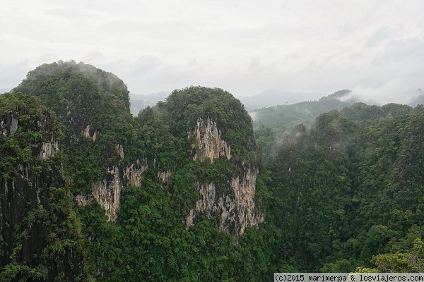 Vistas desde lo alto del Tiger Cave Temple
Vistas desde lo alto del Tiger Cave Temple, en Krabi, después de subir 1260 escalones.
