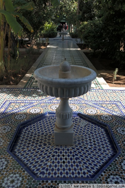 Uno de los patios del palacio Bahia - Marrakech
Uno de los patios del palacio Bahia - Marrakech
