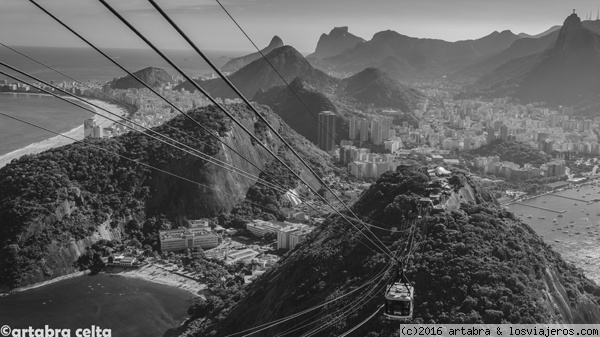 Río de Janeiro
Panorámica de la ciudad y la naturaleza de Río de Janeiro desde el Pan de Azúcar.
