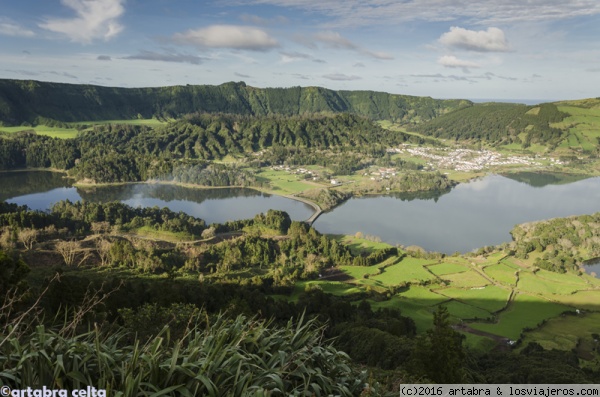 Lagoa das Sete Cidades
Esta laguna volcánica se encuentra en la isla de San Miguel en Azores (Portugal).
