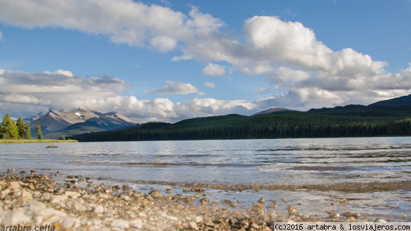 Lago Maligne
Este lago se encuentra en la zona de Jasper (Alberta), en las rocosas canadienses.
