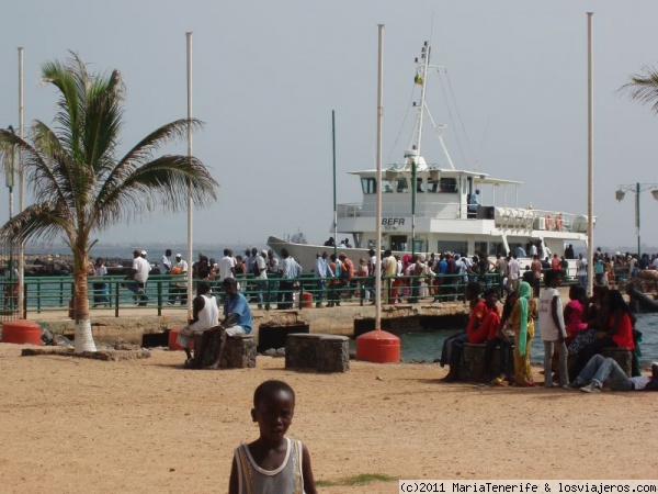 Senegal - Isla de Gorée - Desembarcando
Llegando en barco desde Dakar a la Isla de Gorée.
