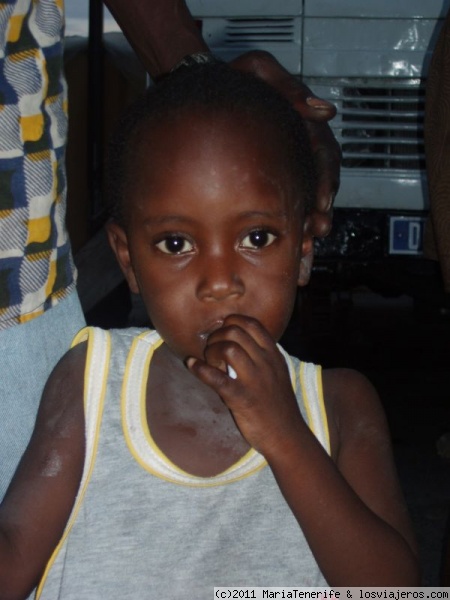 Senegal - Dakar - Senegalesito de mirada penetrante
¿Qué tendrán estos niños en la mirada?
